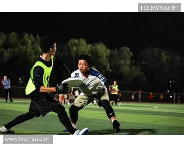 武汉飞盘队在全国飞盘速度排行榜中荣获第六名展现出强劲实力与团队合作精神